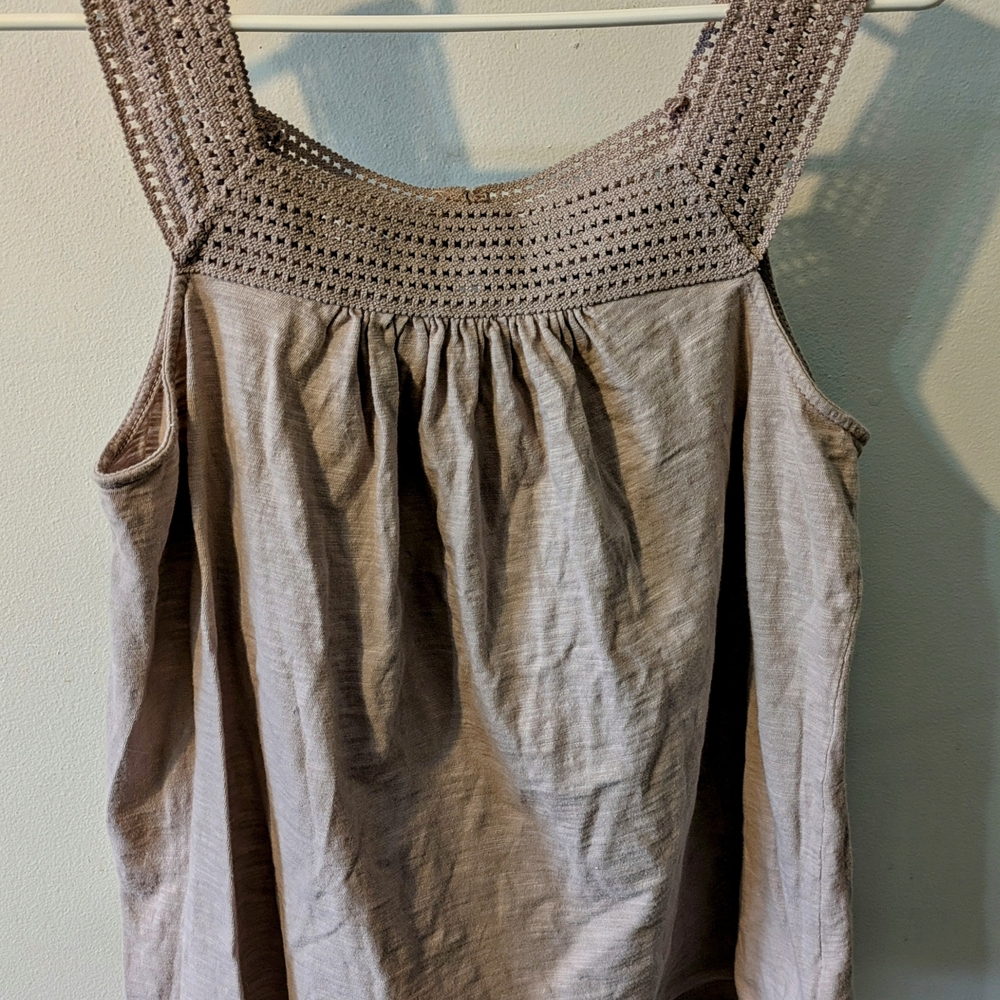 6 For $20 Old Navy Tank Top With Crochet Detailing Size M